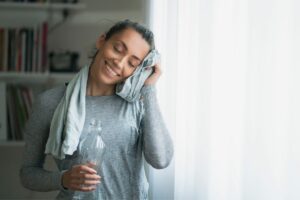 Beneficios de tomar agua de mar hipertónica después de hacer deporte
